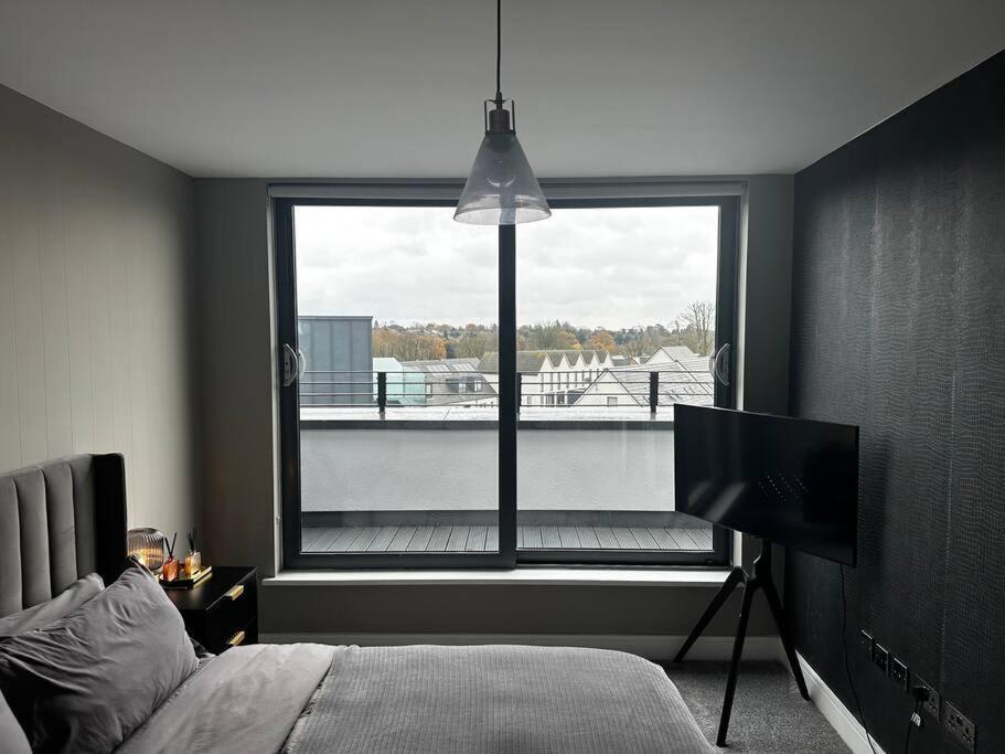 Luxury Penthouse Apartment Uxbridge Extérieur photo